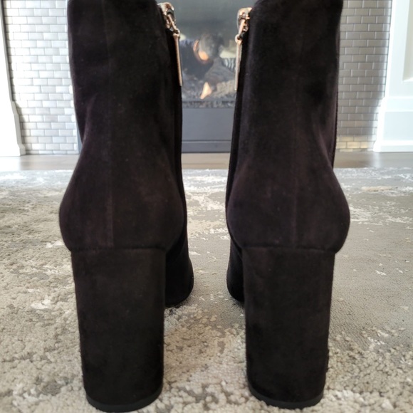 YSL Lou Suede Ankle Boot in black in Size 36. 95mm heel. - Picture 5 of 10